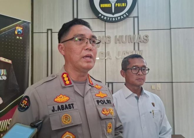 Polda Jatim Sita Buku Aktivis Paul Saat Penangkapan di Jogja