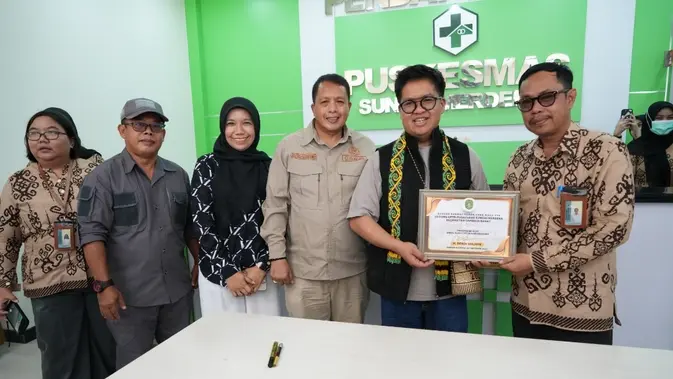 Rendi Solihin Resmikan Puskesmas dan Salurkan Dana Hibah Rp1 Miliar untuk Ponpes