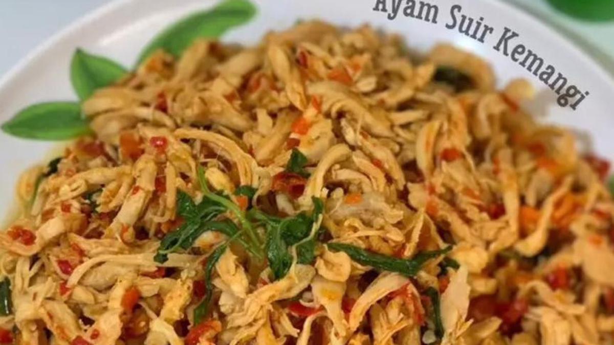 6 Resep Ayam Suwir Kemangi, Rasanya Bikin Nasi Nambah Terus