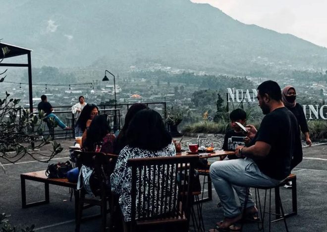 15 Rekomendasi Tempat Makan Enak dengan Pemandangan Gunung Merapi yang Menyentuh Hati