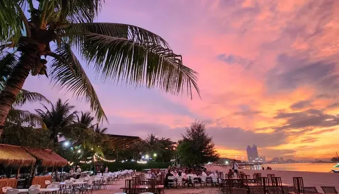 15 Tempat Makan Enak di Ancol 2025 Beserta Kisaran Harganya