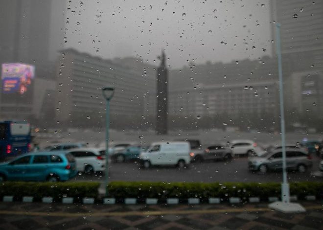 Respons KLH tentang penemuan mikroplastik dalam air hujan di Jakarta oleh BRIN