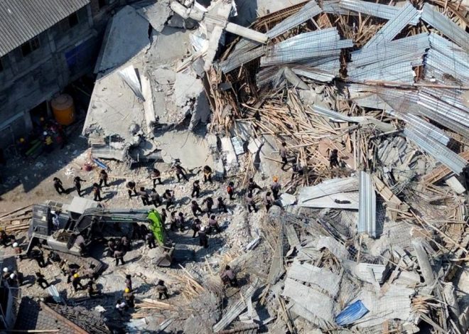 Bangunan Lama Ponpes Sidoarjo Miring Akibat Tertimpa Gedung yang Ambruk