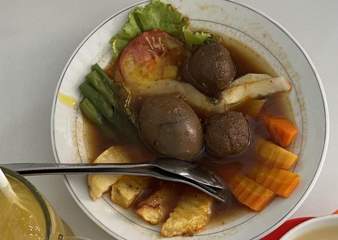 12 Tempat Makan Selat Solo di Surakarta yang Enak dan Wajib Dikunjungi