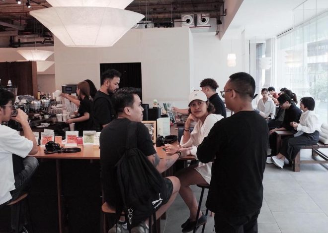 Titik Koma Tes Pasar Internasional Bangkok Thailand Perkenalan Es Kopi Susu Gula Aren dan Specialty