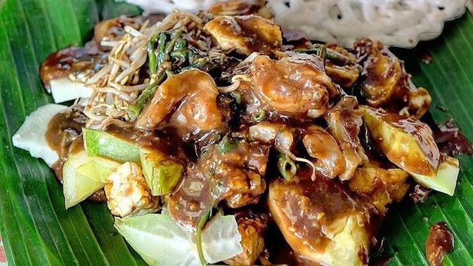 12 Rekomendasi Tempat Makan Rujak Cingur di Surabaya yang Memuaskan Lidah