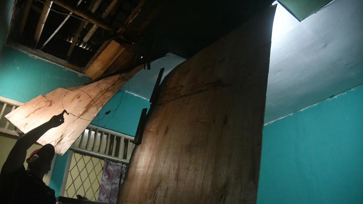 Hujan Menyebabkan Longsor, Satu Rumah Ambruk di Bandung dan 4 Orang Terluka