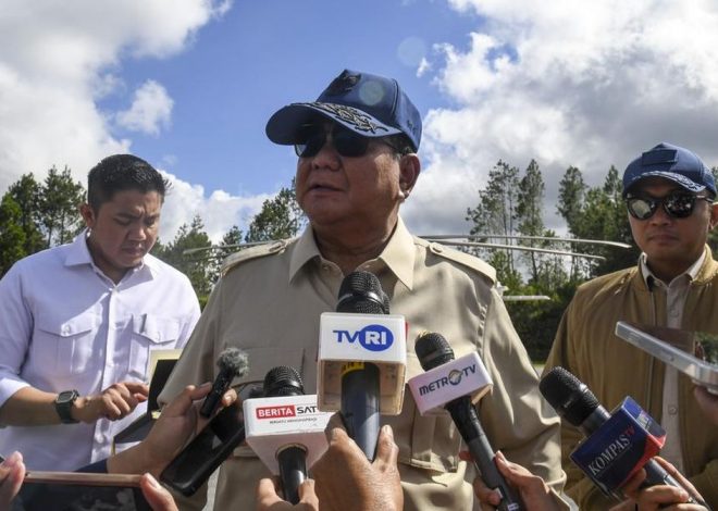 Prabowo Kecam Bupati Aceh Selatan Umrah di Tengah Bencana