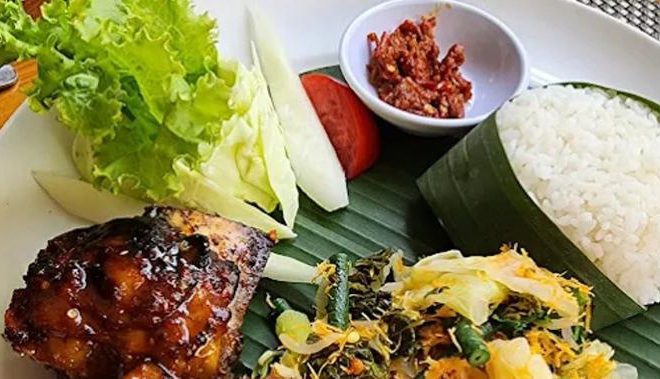 12 Tempat Makan Siang Lezat di Malang yang Wajib Dikunjungi 2026