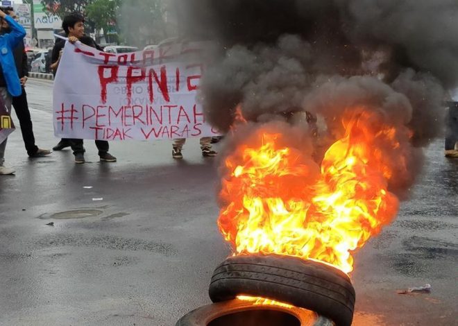 Mahasiswa dan Warga Tutup Jalur Trans Sulawesi Selama Tiga Hari Tuntut Pemekaran