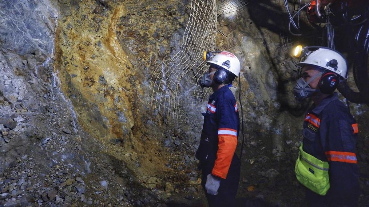 Tiga Warga Masih Terjebak di Tambang Emas Bogor