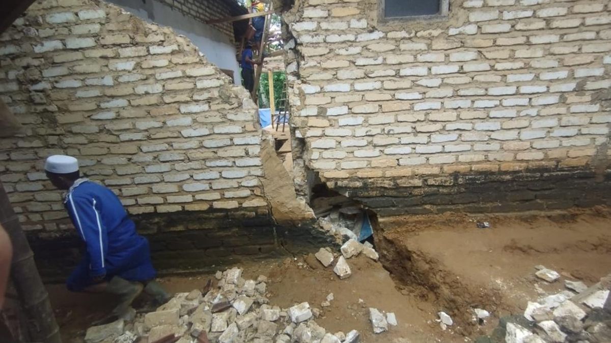 Tanah Bergerak di Pamekasan Meluas, Rumah Warga Rusak dan Terbelah