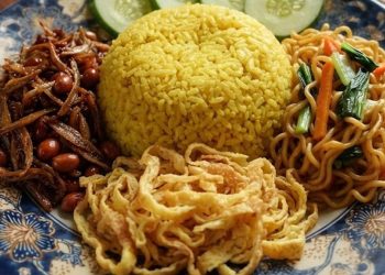 Resep Nasi Kuning Teri Kacang Pulen dan Gurih yang Mudah Disiapkan di Rumah